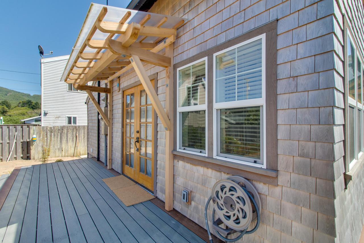 Rockaway Beach Bungalow Екстер'єр фото
